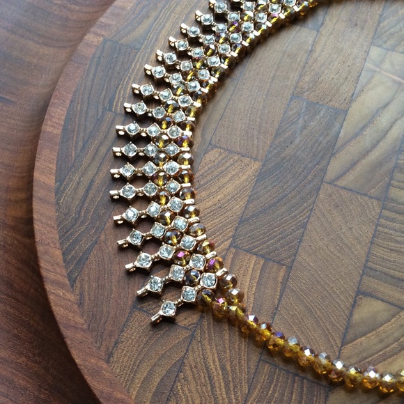 Jewelry - Stunning Statement Necklace 18"